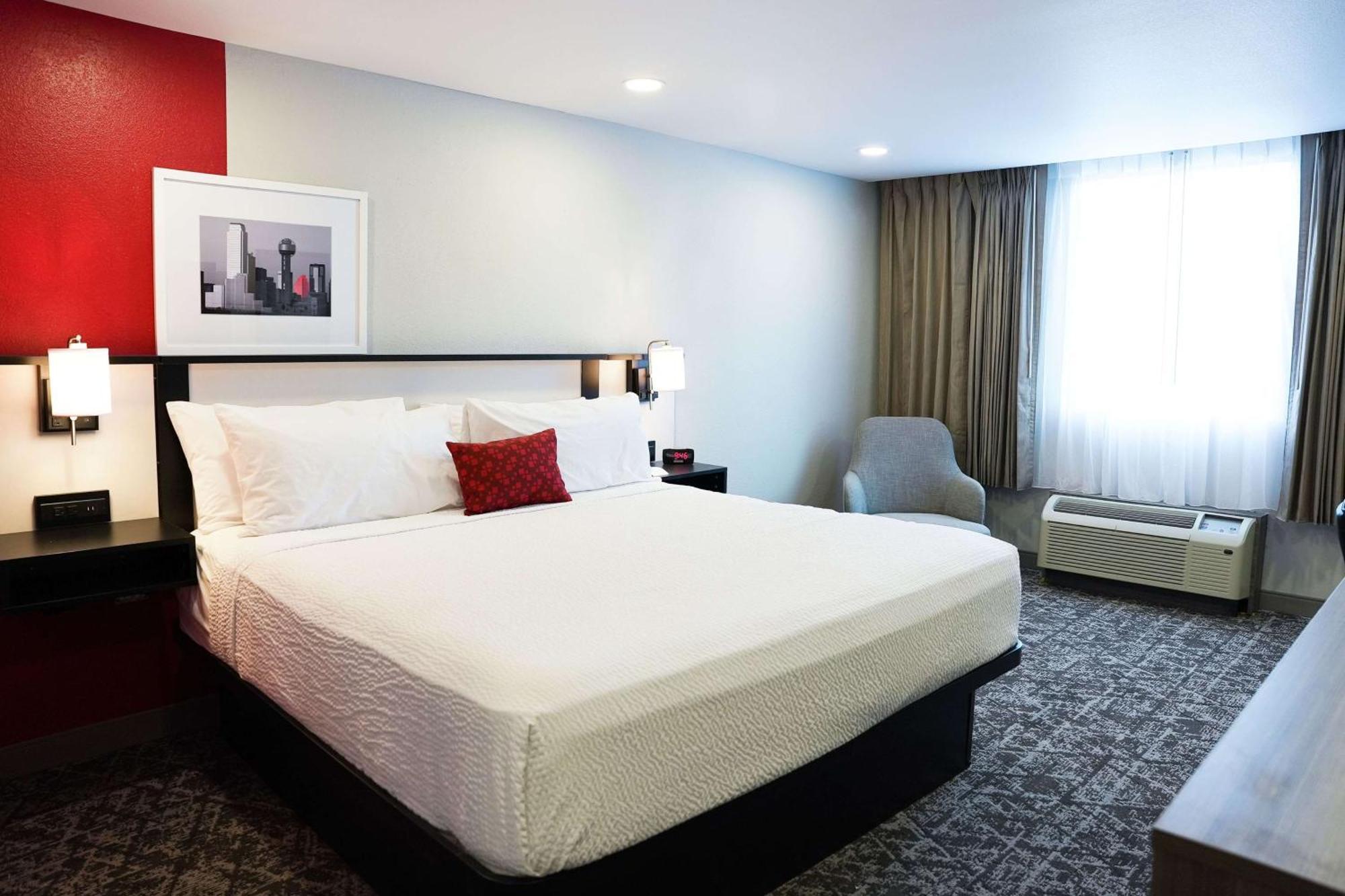 Ramada By Wyndham Dfw Airport Hotel Irving Exterior photo